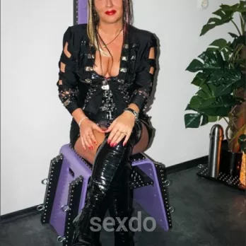 Privatmodell - Bizarrlady Angelique - München - Blonder Vamp aus Leidenschaft - Profilbild