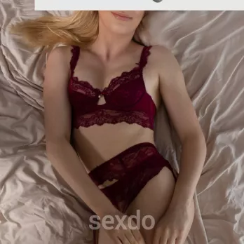 Escort - Lucy Krum - Berlin - Bell's Lucy Krum - Profilbild