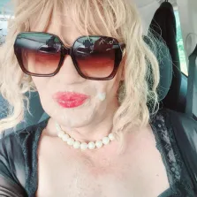 Cum Slut Trans Nina - nur fuer +Club Mitglieder