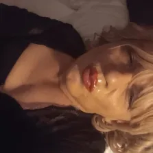 Cum Slut Trans Nina - nur fuer +Club Mitglieder