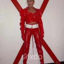 Domina Comtesse Desiree - nur fuer +Club Mitglieder
