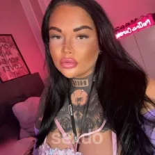 Curvy Lina - nur fuer +Club Mitglieder