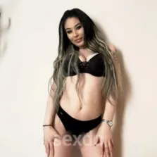 Selena - nur fuer +Club Mitglieder