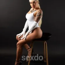 Julia blond - nur fuer +Club Mitglieder