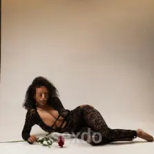 Naomi - nur fuer +Club Mitglieder
