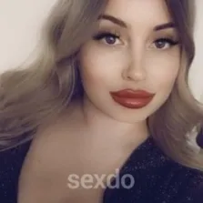 Selena - nur fuer +Club Mitglieder
