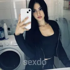 Laura - nur fuer +Club Mitglieder