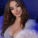 Selena - nur fuer +Club Mitglieder