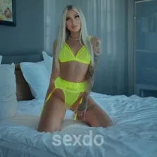 Heiße Ariana - nur fuer +Club Mitglieder