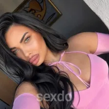 Selena - nur fuer +Club Mitglieder