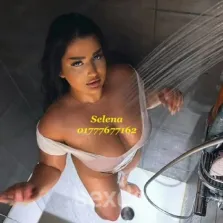 Selena - nur fuer +Club Mitglieder
