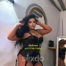 Selena - nur fuer +Club Mitglieder