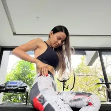 Sara - nur fuer +Club Mitglieder
