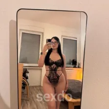 Sara - nur fuer +Club Mitglieder