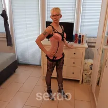 Anal Queen Regina